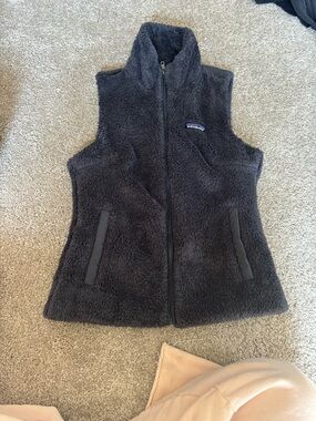 Patagonia Women's Charcoal Gray Fleece Vest